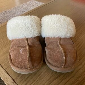 UGG Kids Tan and Cream Slippers